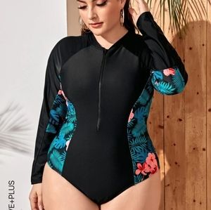 Super cute rashguard swimsuit long sleeve